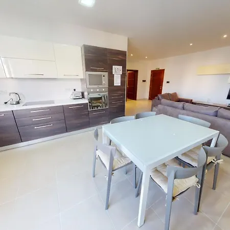 Spacious 2 Bedroom In Daire