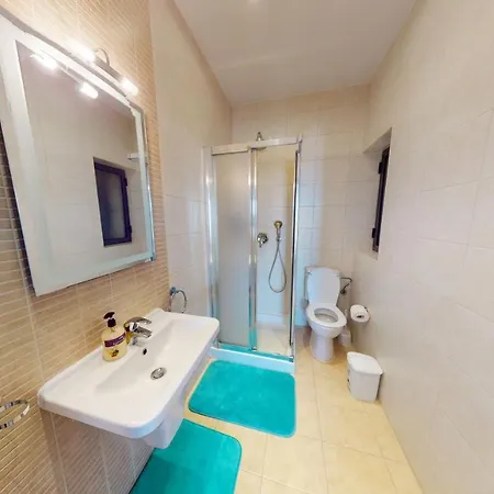 Spacious 2 Bedroom In