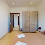 Spacious 2 Bedroom In Sliema