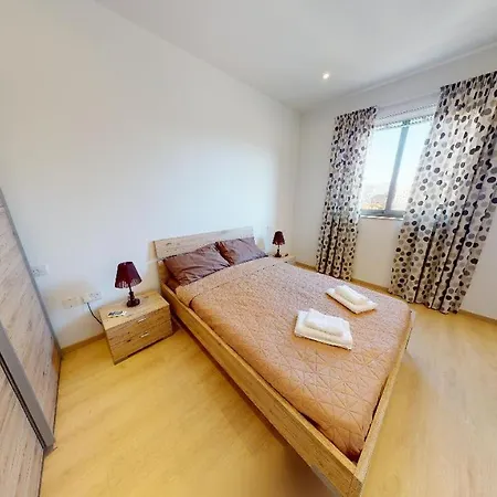 Spacious 2 Bedroom In Sliema