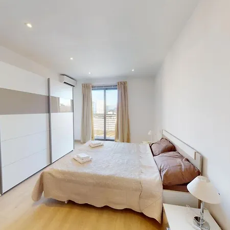 Spacious 2 Bedroom In Apartamento Sliema