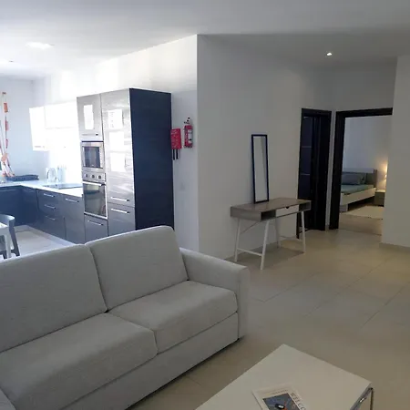 Spacious 2 Bedroom In Apartamento Sliema