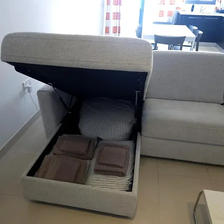 Spacious 2 Bedroom In *