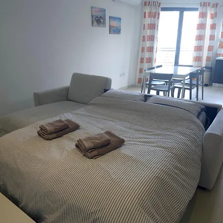 Spacious 2 Bedroom In * Sliema