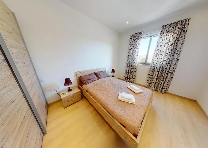 Spacious 2 Bedroom In Σλιέμα