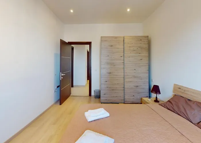 Spacious 2 Bedroom In Sliema