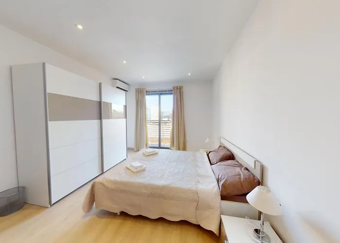 Spacious 2 Bedroom In Apartman Sliema