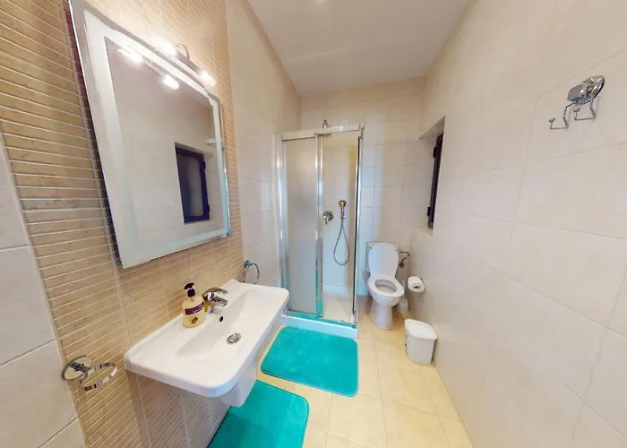 Spacious 2 Bedroom In