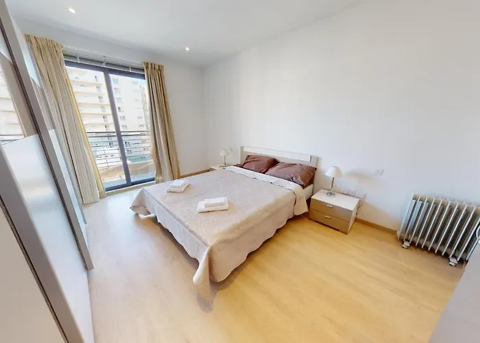 Spacious 2 Bedroom In *