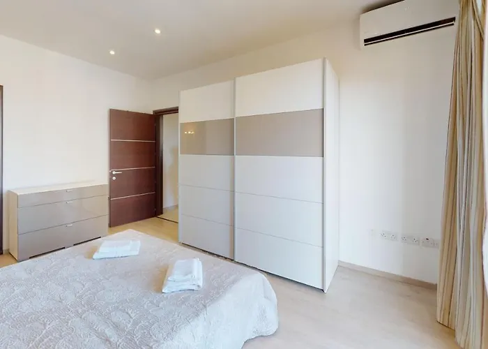 Spacious 2 Bedroom In Apartman *