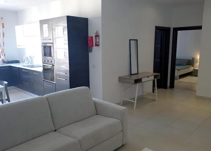 Spacious 2 Bedroom In Daire Sliema