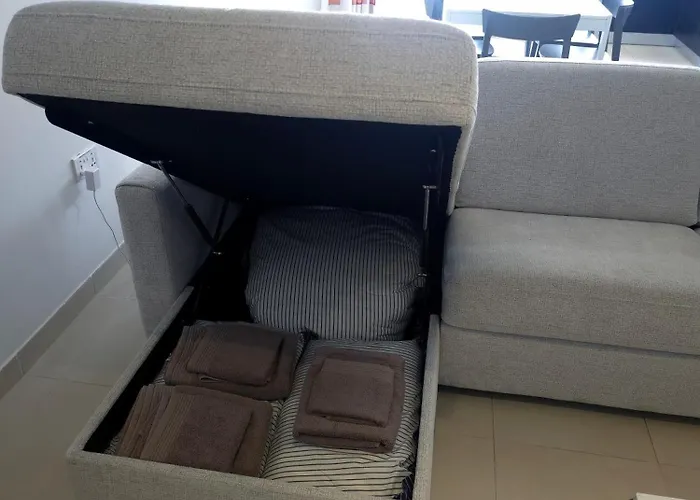 Spacious 2 Bedroom In *